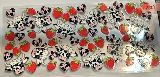 16oz Cow and Strawberries Cup Wrap